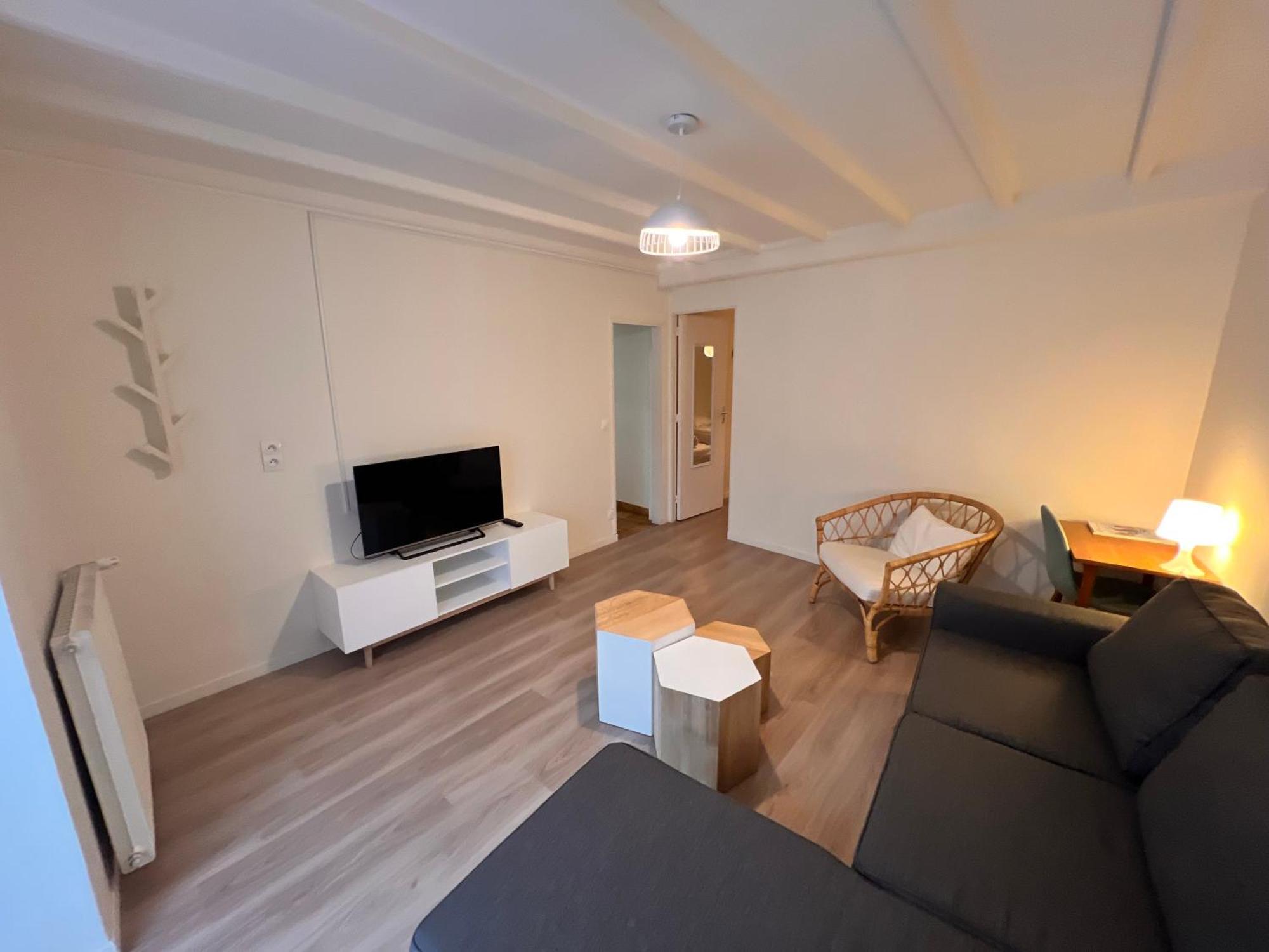 Appartement Rdc 9 Personnes, 2 Chambres, Wifi, Proche Du Centre La Bourboule Exterior foto